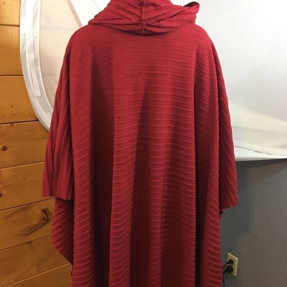 Le Moda Red Ribbed Poncho Cowl Neck One Size NWT - Picture 3 of 5